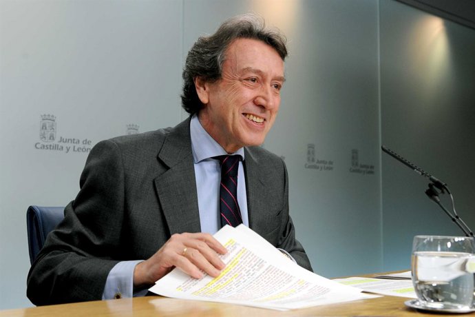 El portavoz de la Junta, José Antonio de Santiago-Juárez