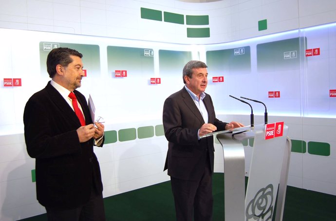 PSOE De Andalucía: Nota Y Fotos Rueda Javier Barrero Luis García Garrido 13 01 1