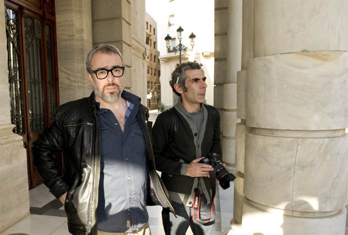 Alex de la Iglesia a la salida del Ayuntamiento de Cartagena