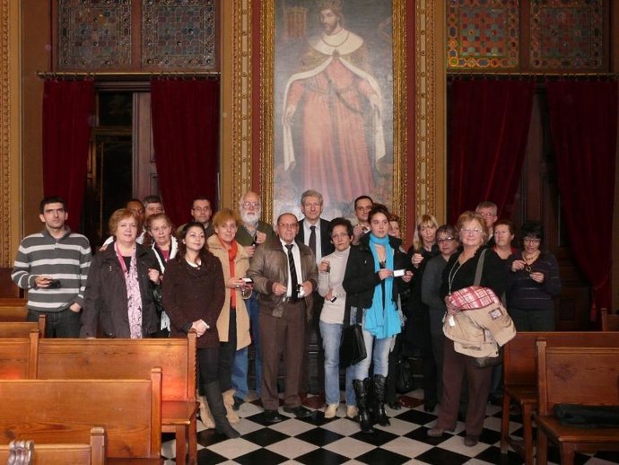 Grosske entrega las llaves de los casals de barri