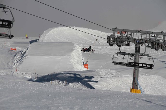 Zona Alabaus, estación de La Molina