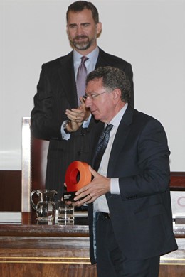 Santos recibe premio