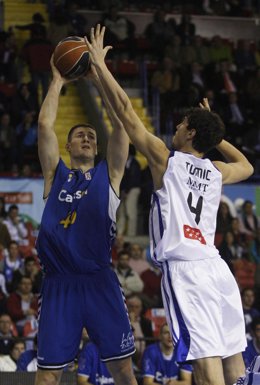 El Real Madrid vence al Cajasol