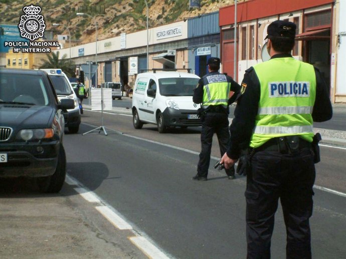 Agentes de la Policía Nacional actuando en Almería
