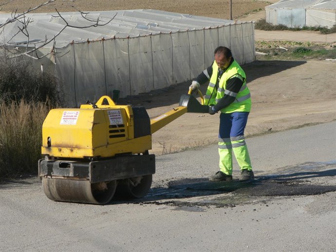 MEJORA LAS CALLES DE CAÑADA DE GALLEGO
