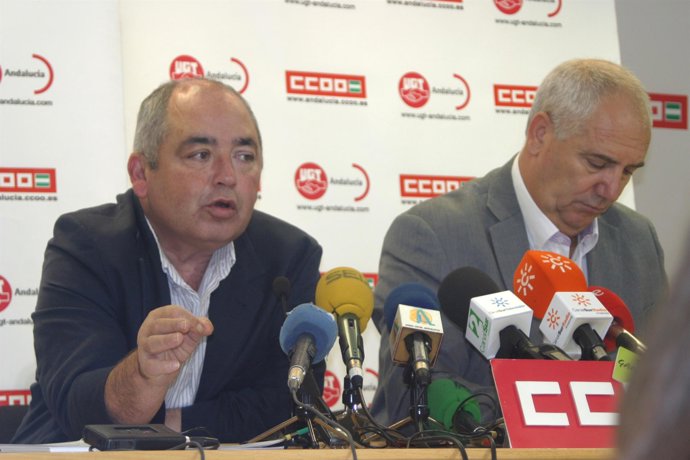 El secretario general de UGT-A, Manuel Pastrana, y su homólogo en CCOO-A, Franci