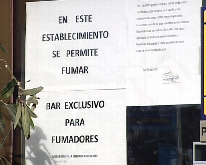 Bar niega haber recibido multa por saltarse ley antitabaco