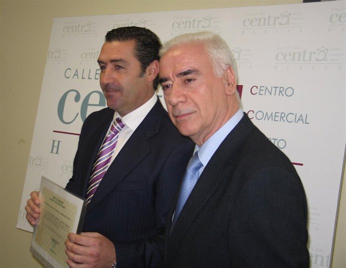 FOTOGRAFÍAS. LA JUNTA OTORGA AL CASCO HISTÓRICO DE HUELVA EL RECONOCIMIENTO OFIC