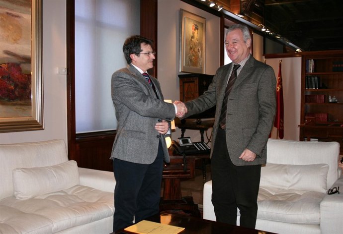 El presidente Ramón Luis Valcárcel recibe al alcalde de Lorca