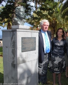 Busto de Agatha Christie en la Plaza de San Amaro en Puerto de La Cruz (Tenerife