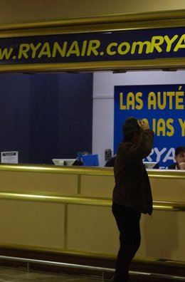 Mostrador en el areopuerto de Ryanair