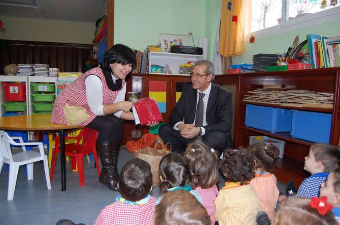 alcalde de fraga en guarderia