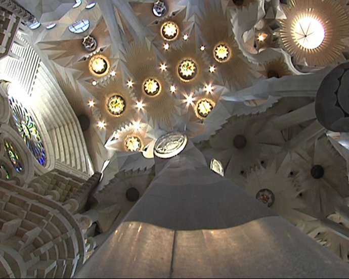Gran afluencia de visitantes en la Sagrada Familia