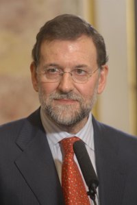 Rajoy ve "intolerable" la agresión de Murcia y critica la "pasividad" del Gobierno ante el acoso al PP en la región