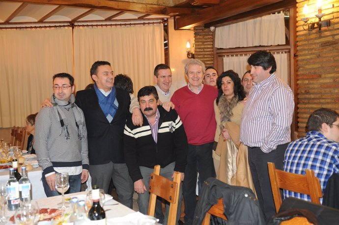 Emilio del Río asistió a la cena organizada por la Federación de Peñas de Logroñ