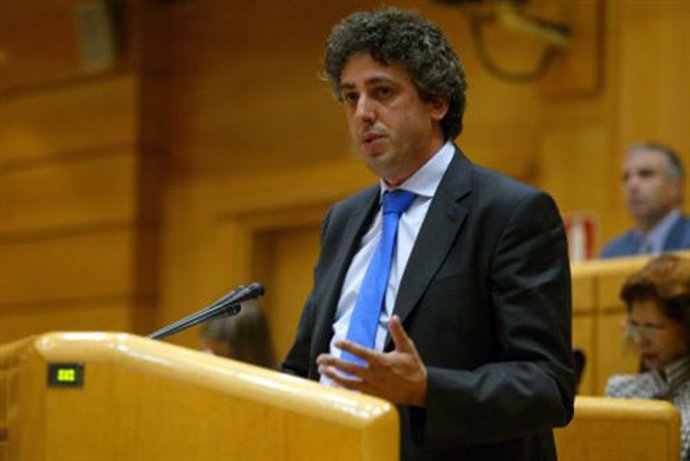 El senador del BNG, Xosé Manuel Pérez Bouza, en una intervención