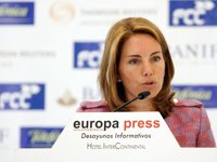 Quiroga dice que la baja del ex ministro no es "una buena noticia" y le gustaría que "volviera al PP"