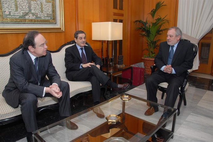 Esta Es La Foto De La Reunión, No??