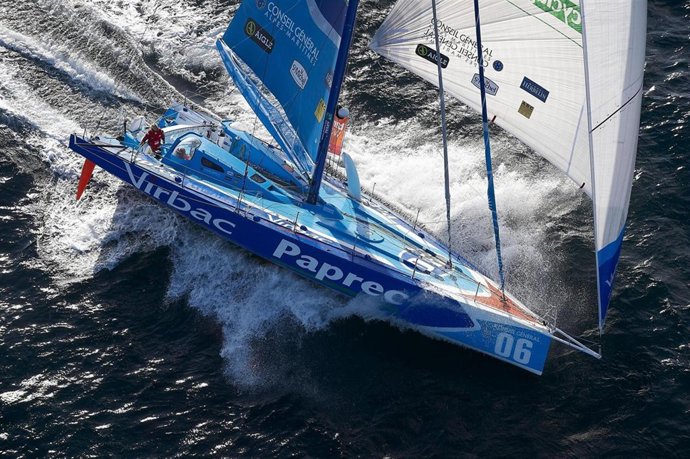 El Virbac-Paprec 3 conserva el liderato