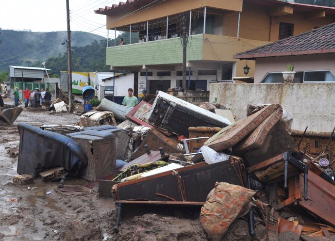 Miles de personas perdieron sus hogares por las lluvias en el estado de Río de J