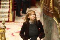 Pajín responde al BNG que, si el catálogo de medicamentos invade competencias, el Gobierno "tendrá que actuar"