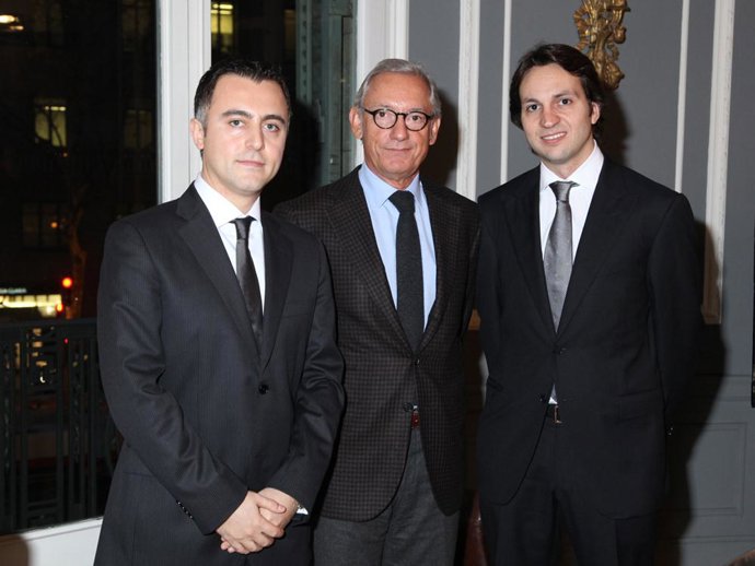 El presidente de Mango, Isak Andic, con los nuevos miembros del comité ejecutivo