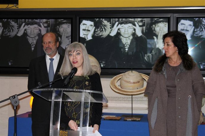 La directora el Museo de la Ciencia presenta el nuevo plan de accesibilidad.