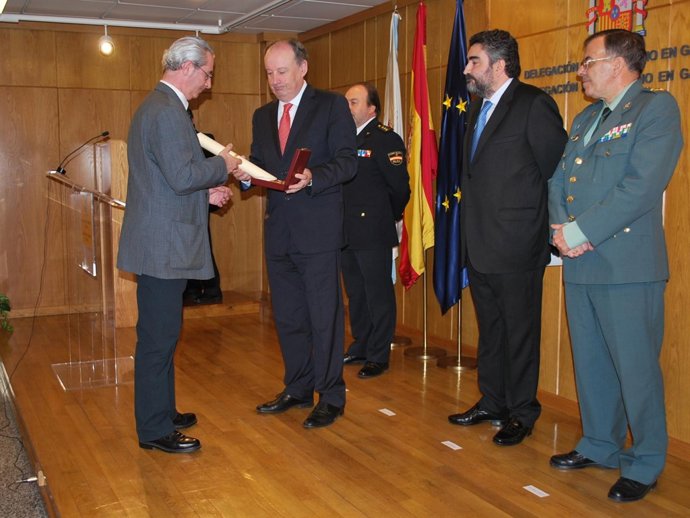 Imágenes De Entrega De Las Condecoraciones A Víctimas Del Terrorismo