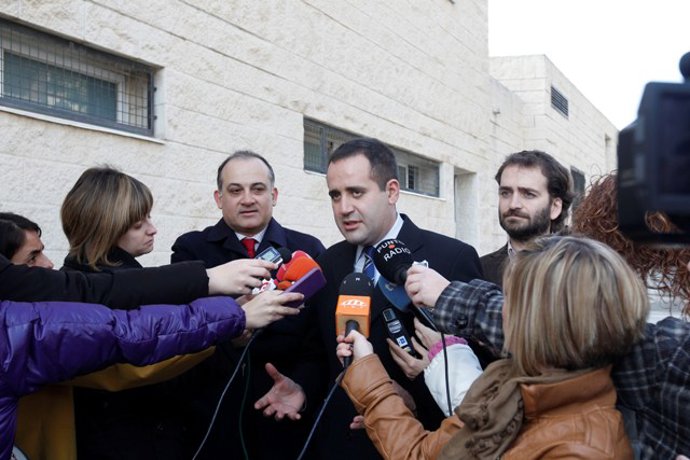 Calabuig, Alarte y Broseta en su visita a Benimàmet