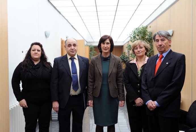 Firma de la renovación del servicio de Puntos de Encuentro del Gobierno de Aragó