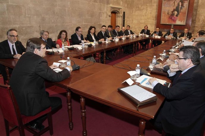 francesc antich con representantes de las entidades financieras