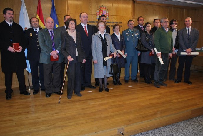 Imágenes De Entrega De Las Condecoraciones A Víctimas Del Terrorismo