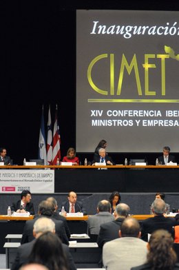 El delegado Miguel Ángel Villanueva participa en la conferencia CIMET