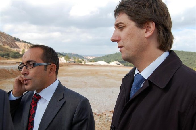 Rey (I) y Martínez (D) en una visita a Valcorba