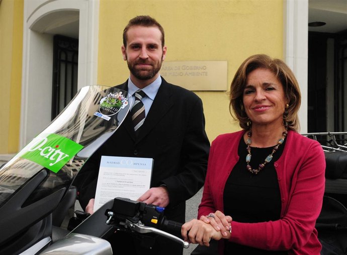 Ana Botella entrega el primer diploma 'Madrid compensa'