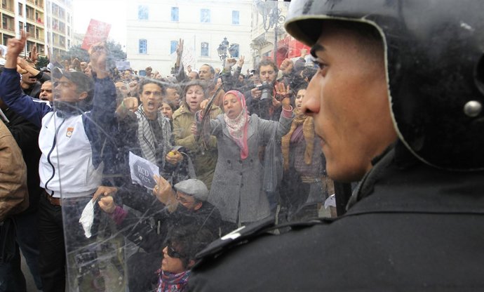 Manifestaciones en Túnez contra el nuevo gobierno