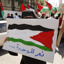 Los palestinos salen a la calle en favor de la reconciliación entre Al Fatá y Ha