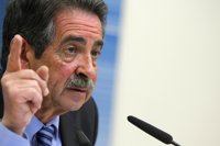 Revilla critica que "se intente sacar rédito político" de la agresión al consejero de Cultura murciano