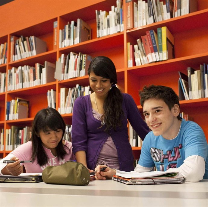 Profesora niños escuela