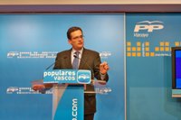 Basagoiti traslada a Urkullu su "preocupación" por el caso de espionaje y corrupción en Álava