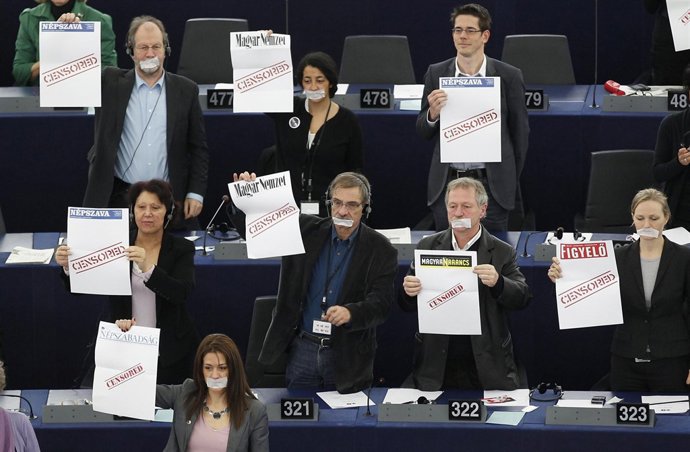 La Eurocámara pide a Orban modificar la polémica ley de medios húngara
