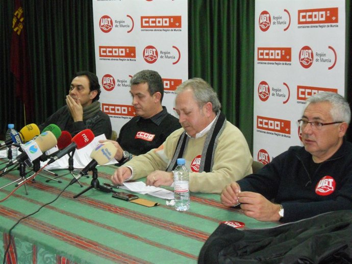Los líderes sindicales de Murcia en la comparecencia con los medios