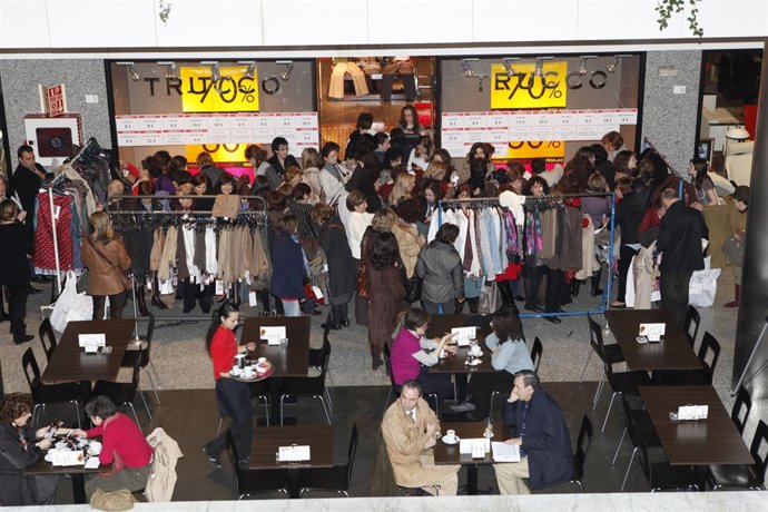 NP/: Moda Shopping Desafía Las Rebajas Con Su Mercadillo De Invierno