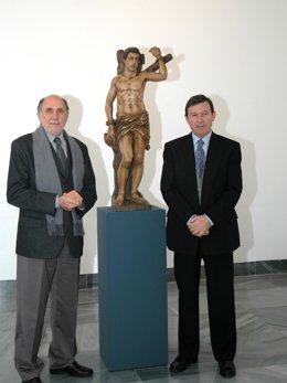 El delegado de Cultura, Juan José Oña, y el todavía director de Cepsa Refinería 