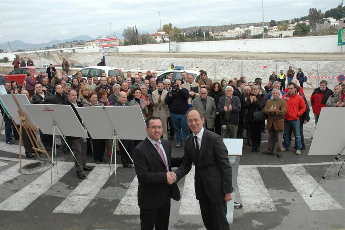 El alcalde de Albox (Almería), José García, y el consejero de Medio Ambiente, Jo