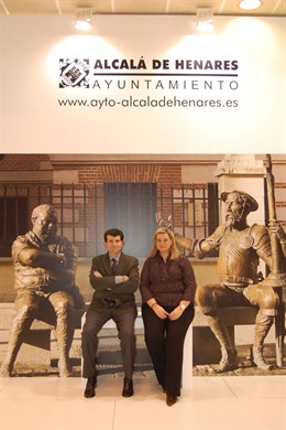 El alcalde de Alcalá presenta el stand en Fitur