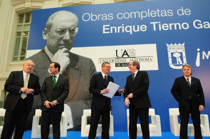 Homenaje a Tierno Galván en el Ayuntamiento de Madrid