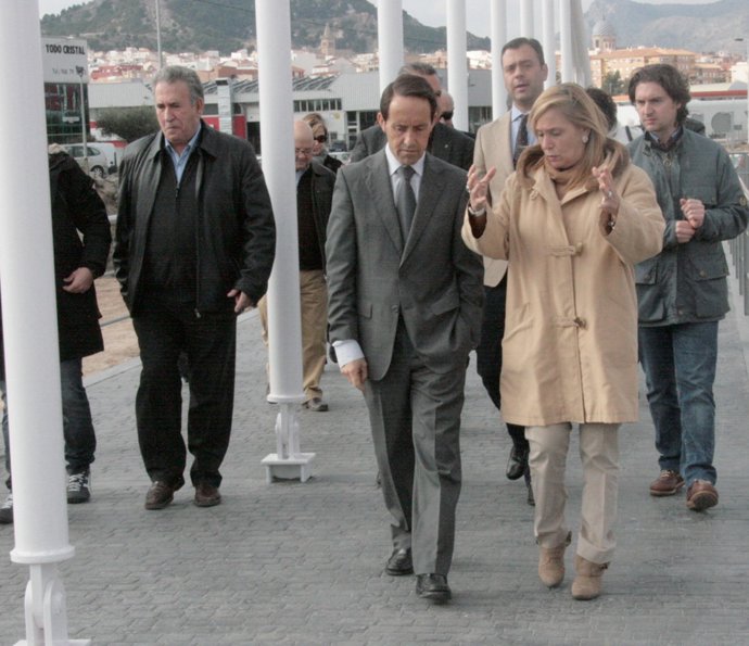 La consejera, en la inauguración de la pasarela