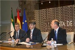 Ceciliano Franco en rueda de prensa