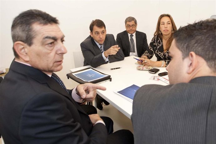 NOTA DE PRENSA Y FOTOGRAFÍAS: FITUR REUNIONES CABILDO